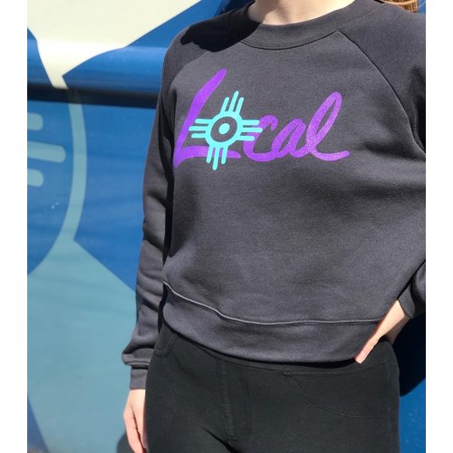 https://cdn.shoplightspeed.com/shops/616611/files/44093892/500x500x2/the-workroom-local-cropped-pullover-fleece.jpg