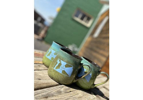 https://cdn.shoplightspeed.com/shops/616611/files/54304174/500x350x2/ictmakers-ictmakers-blue-and-green-glazed-mug-kans.jpg