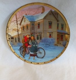 "Under The Mistletoe" Collectible Plate, 8.5", 1994