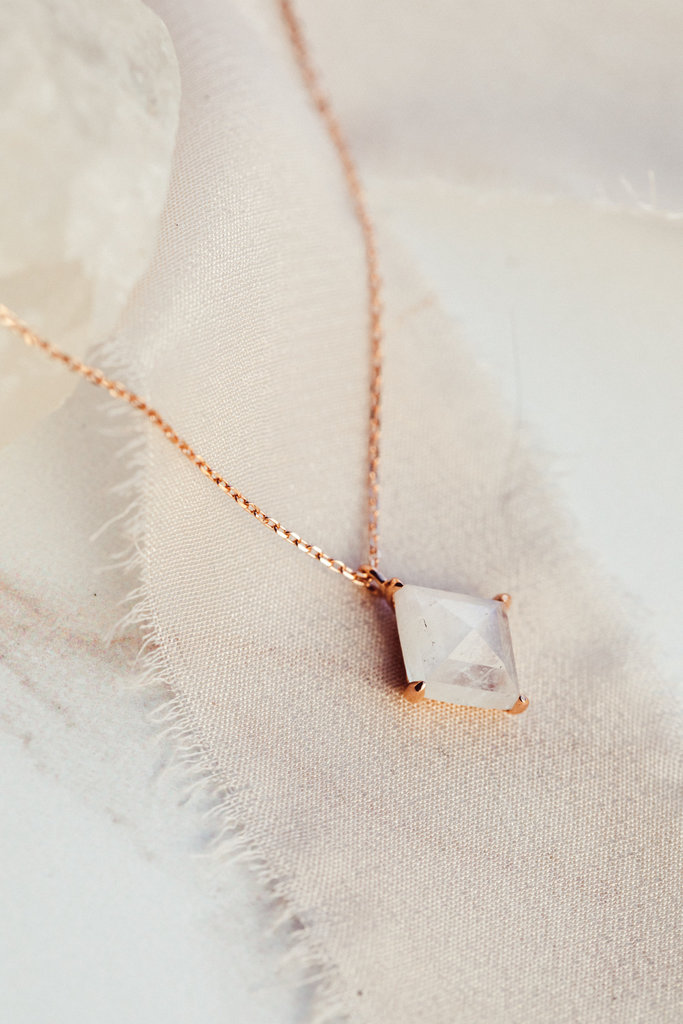 Sarah O Kite Moonstone in Prongs Necklace