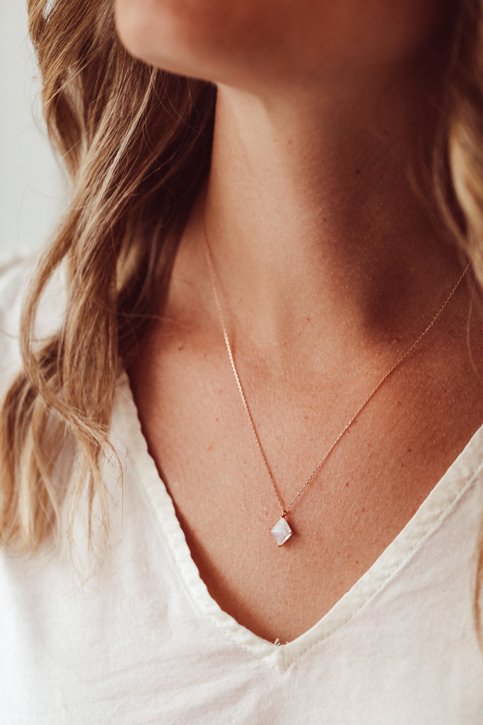 Sarah O Kite Moonstone in Prongs Necklace