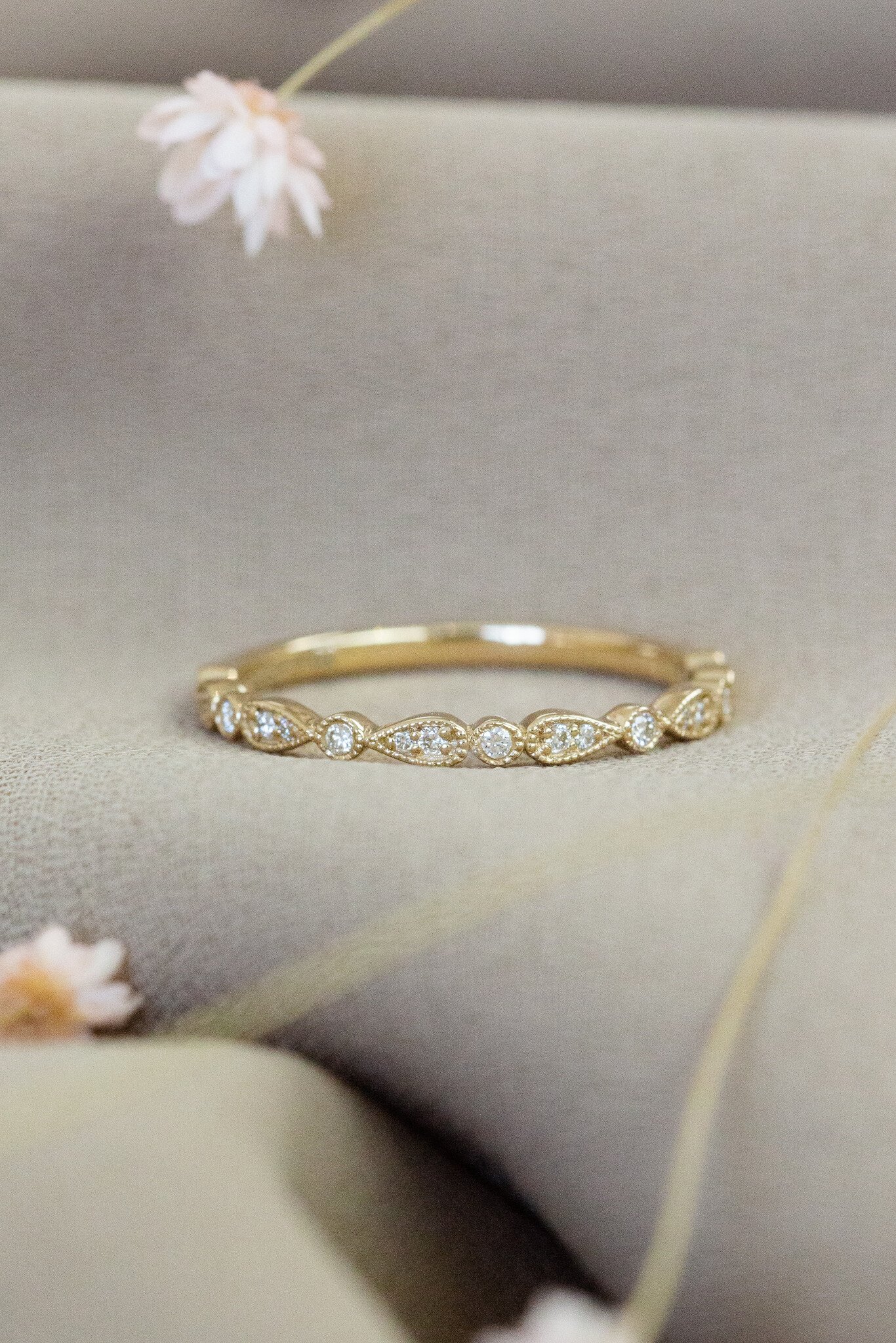 Wedding Ring with Diamonds in Eternity Style | KLENOTA