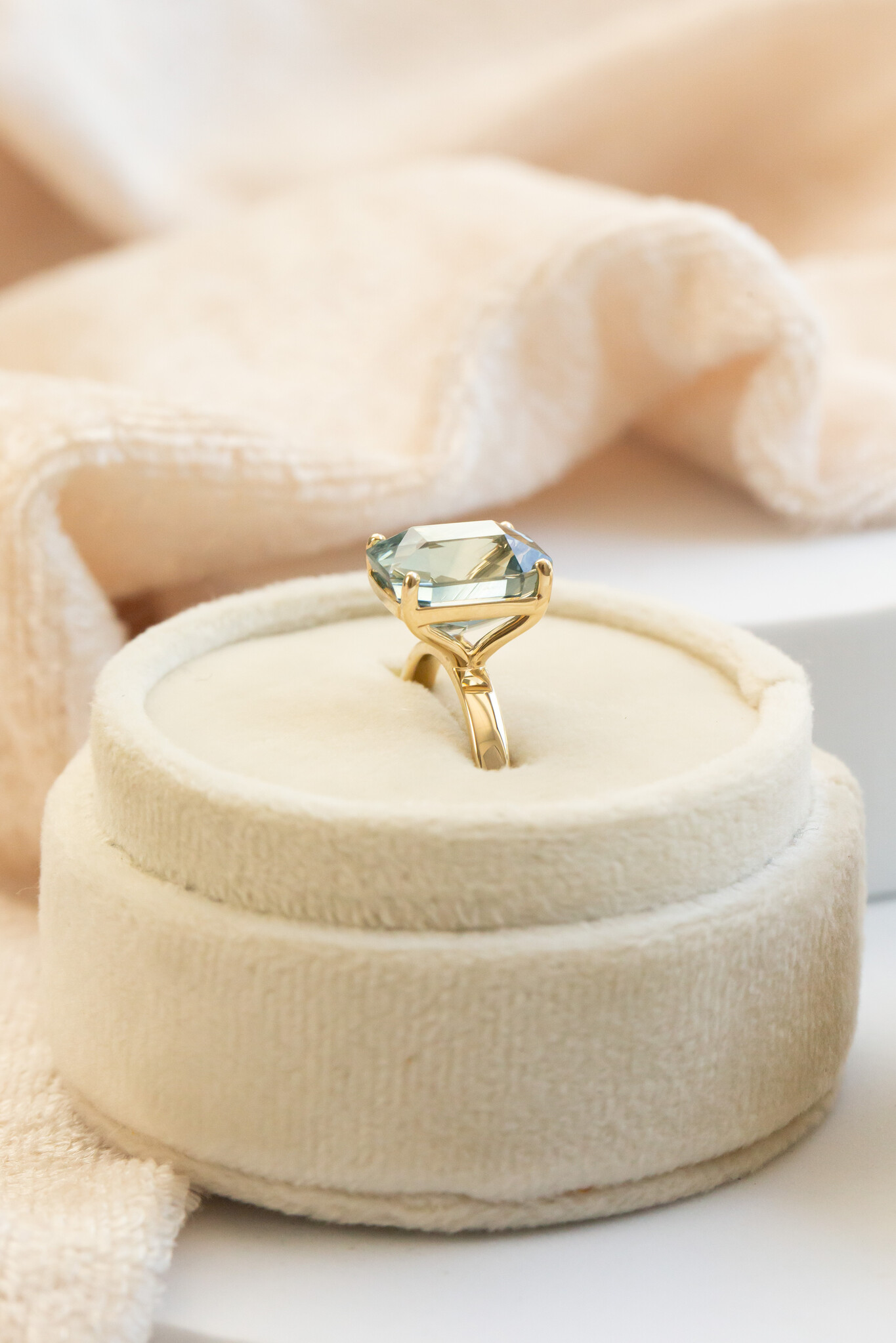 Teal sapphire solitaire ring discount