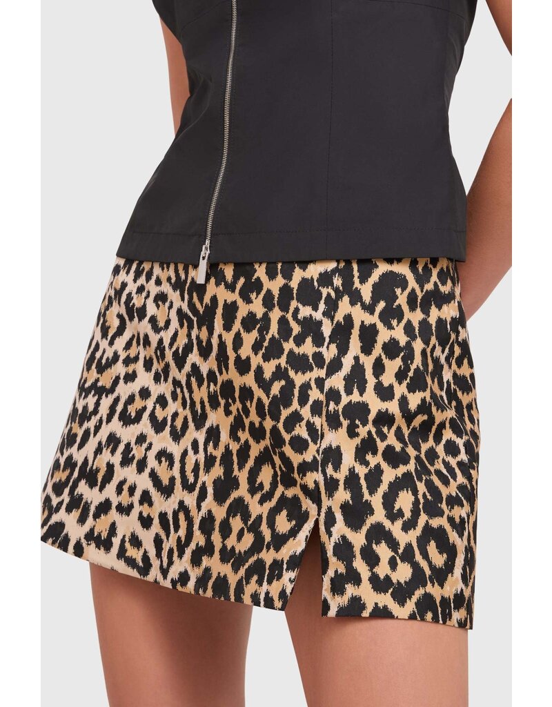 AMANDA UPRICHARD AMANDA UPRICHARD DALE SKORT