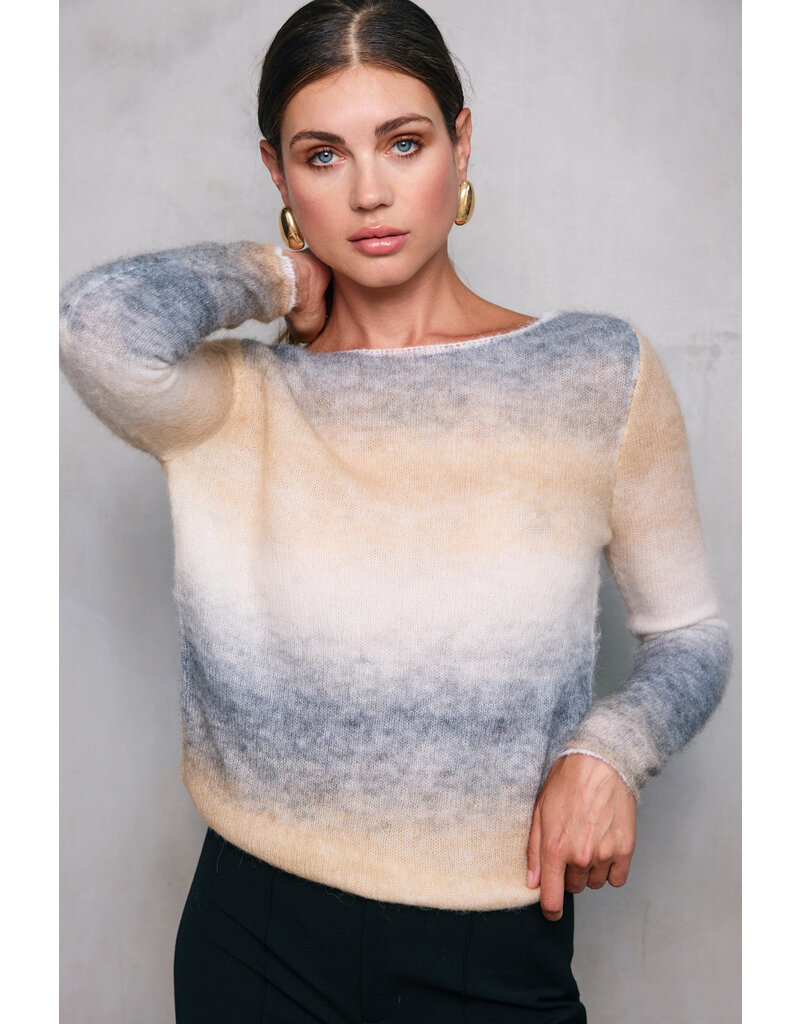 LINE AND DOT LINE AND DOT ABSTRACT OMBRE SWEATER