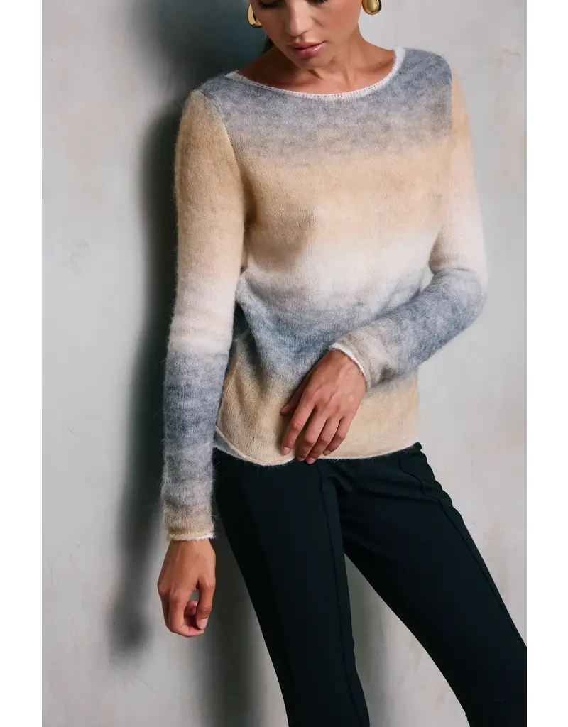 LINE AND DOT LINE AND DOT ABSTRACT OMBRE SWEATER
