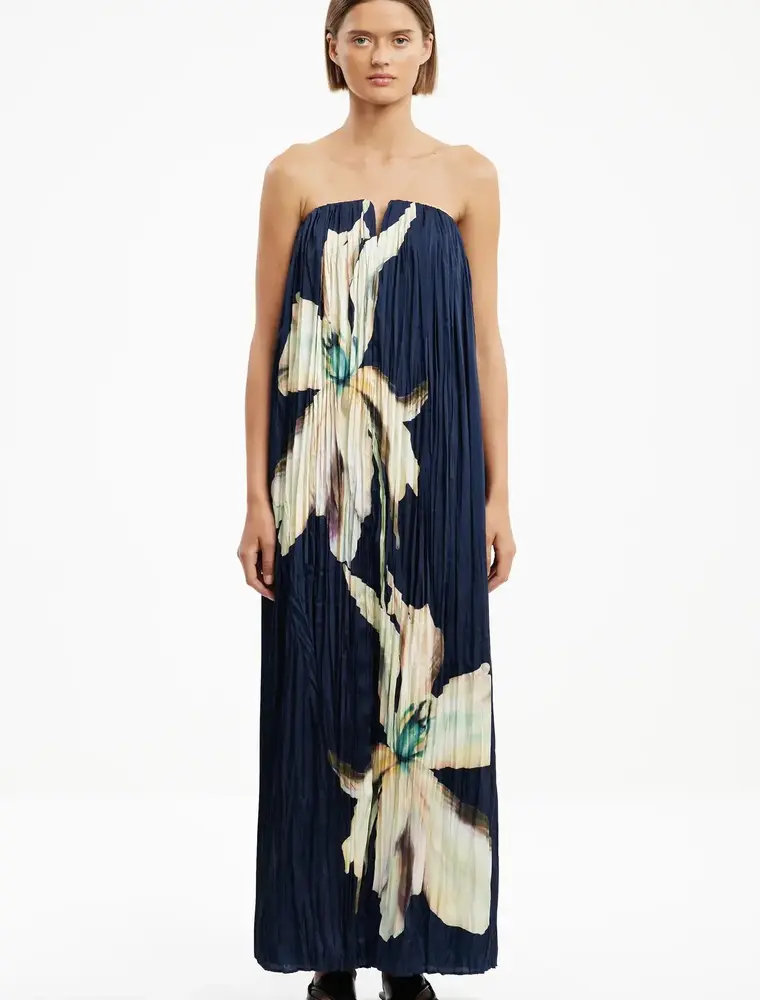 SIGNIFICANT OTHER SIGNIFICANT OTHER LILIAN MAXI