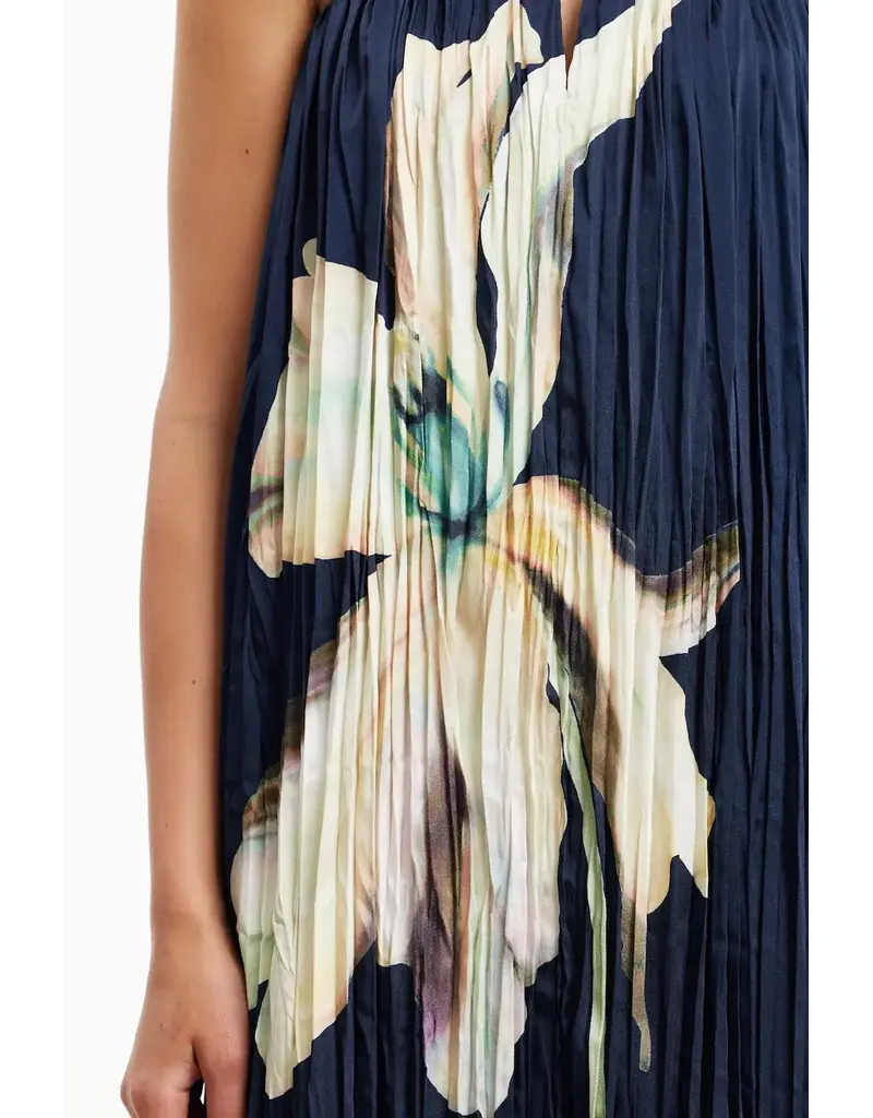 SIGNIFICANT OTHER SIGNIFICANT OTHER LILIAN MAXI