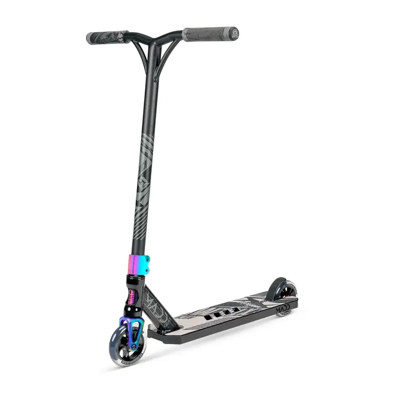 MADD GEAR Kick Extreme 22 Freestyle Stunt Scooter - Black/Neo