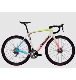 Trek 2026  Domane SL 6 Gen 4  Era White/Glowstick/Coral Fade