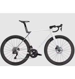 Trek 2026 Madone SL 6 Gen 8-Gloss Crystal White/Matte Deep Smoke