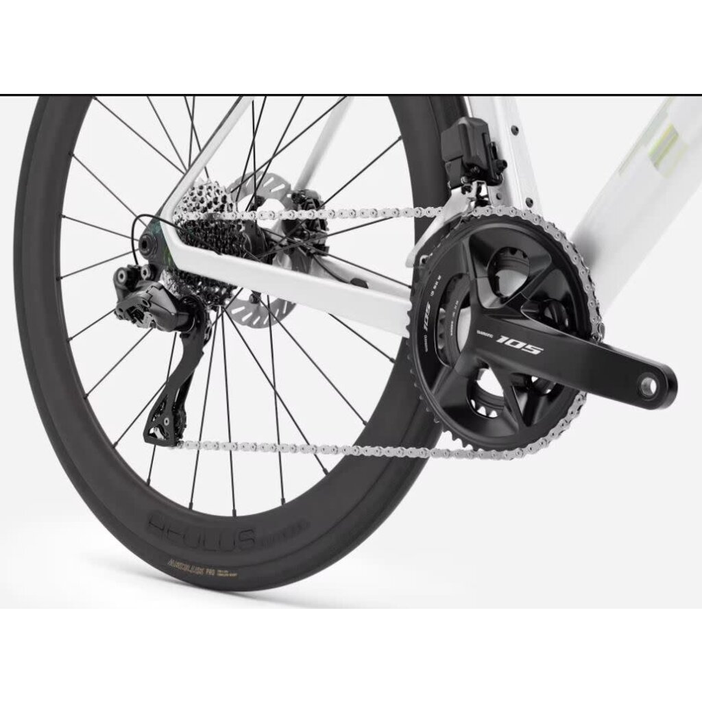 Trek 2026 Madone SL 6 Gen 8-Gloss Crystal White/Matte Deep Smoke