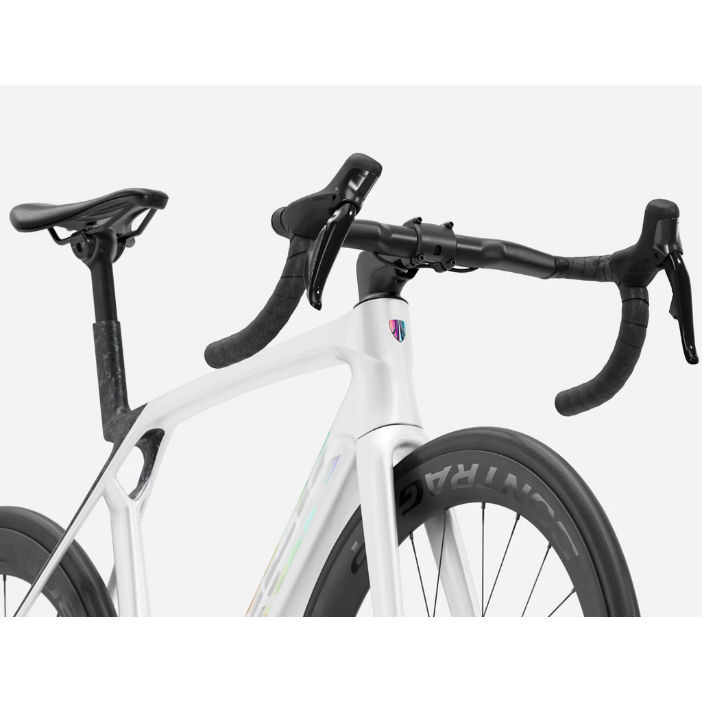 Trek Trek Madone SL 7 Gen 8 Gloss Crystal White/Matte Deep Smoke M/L