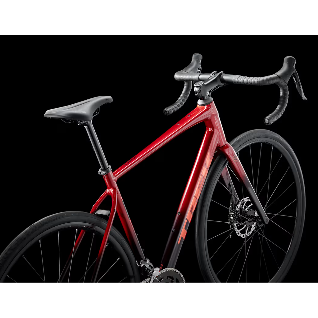 Trek Trek Domane AL 2 Gen 4 - Crimson to Dark Carmine Fade