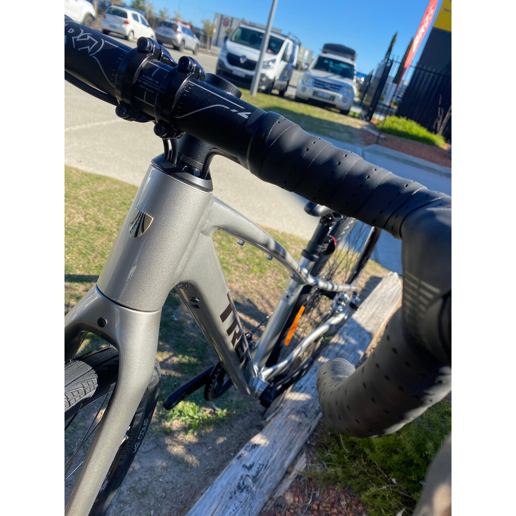 Trek 2026 Trek FX 3 Stepover Gen 4-Luna Silver Custom Gravel