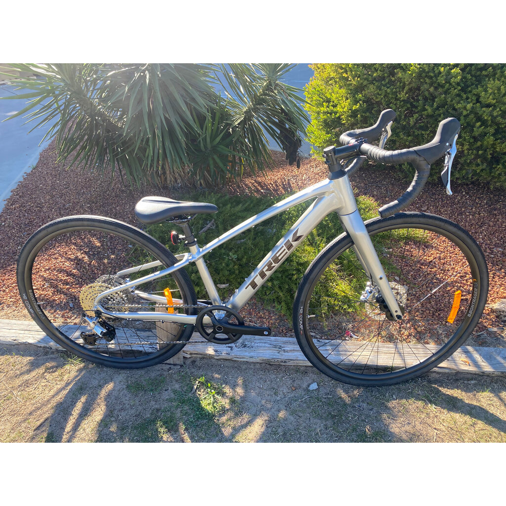 Trek 2026 Trek FX 3 Stepover Gen 4-Luna Silver Custom Gravel