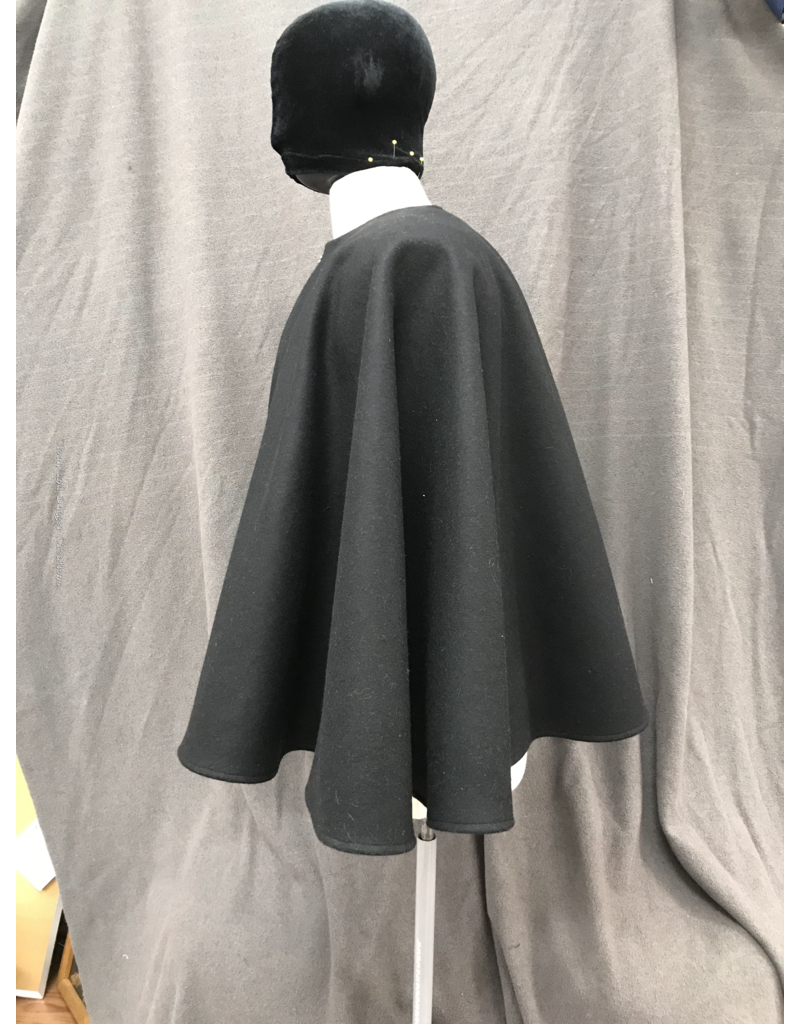 Cloak and Dagger Creations 4229 - Black Wool Collarless Cloak w/Pocket, Pewter Vale Claps