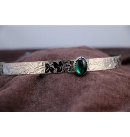 Cloakmakers.com Green Oval Glass Stone on Silvertone Plated Ivy Leaf Band - Unisex Circlet