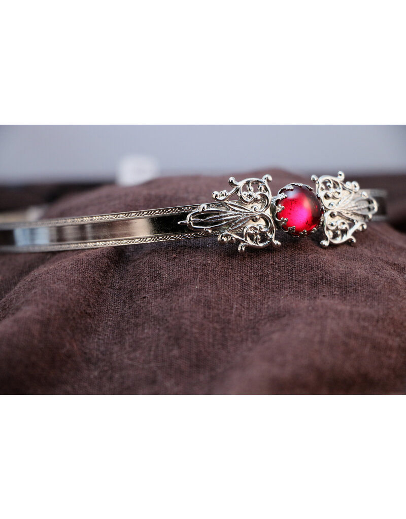 Cloakmakers.com Filigree Heart Ornament Red Circle Stone Bordered Band Circlet