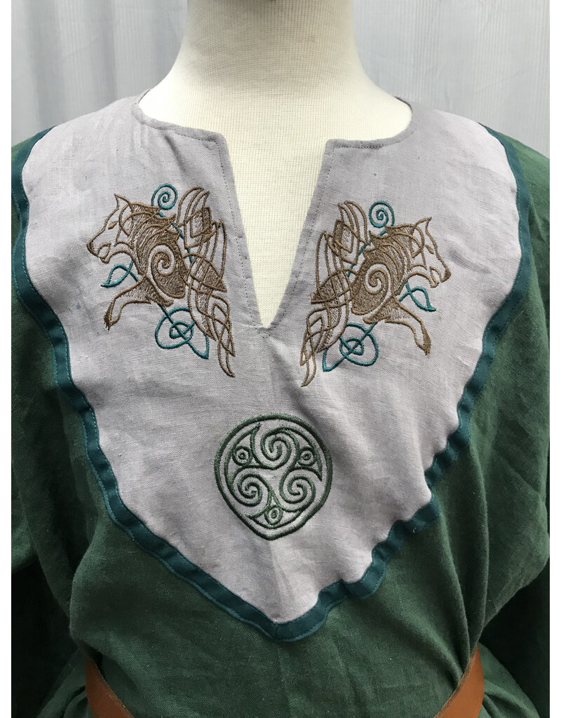 Cloakmakers.com J829 - Green Linen Long-Sleeve Tunic, Wolf Embroidery on Grey  w/Round Triskale, Green Binding