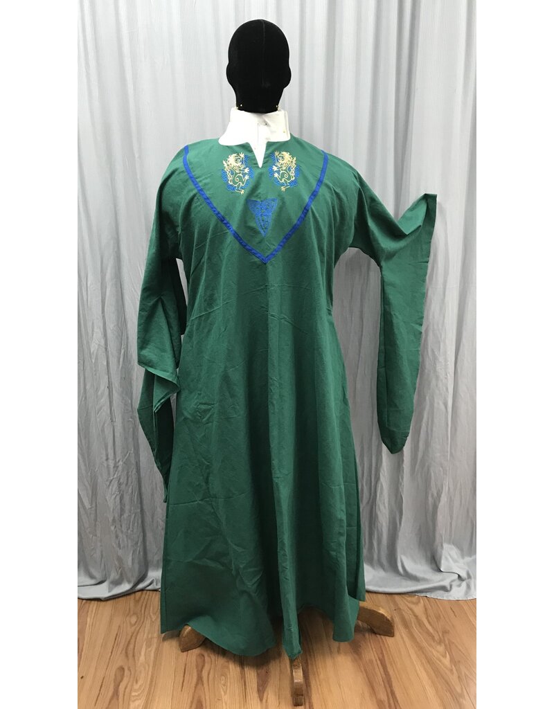 Cloakmakers.com G1182 - Green Gown w/ Drop Sleeves, Lions and Celtic Triquetra Embroidery