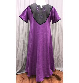 Cloakmakers.com G1186 - Purple Short Sleeve Gown w/Pockets, Dragon Embroidered Grey Collar
