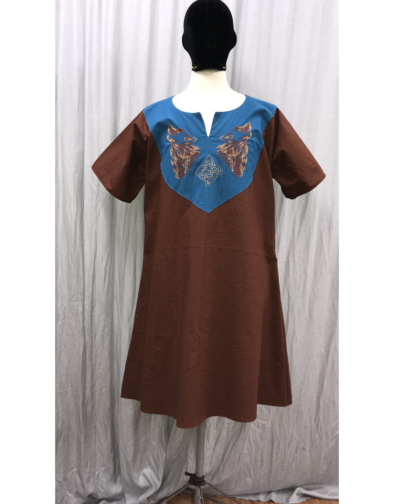 Cloakmakers.com J859 - Brown Cotton Short Sleeve Tunic w/ Wolf & Knot Embroidery on Teal Collar