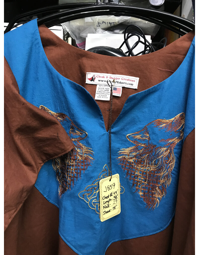 Cloakmakers.com J859 - Brown Cotton Short Sleeve Tunic w/ Wolf & Knot Embroidery on Teal Collar