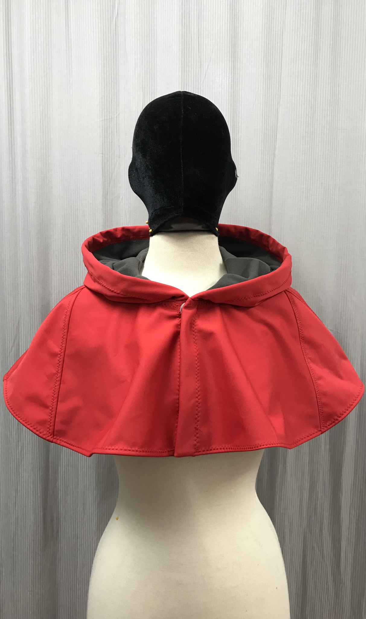 5410 - Washable Short Red Rain Capelet - Cloak & Dagger