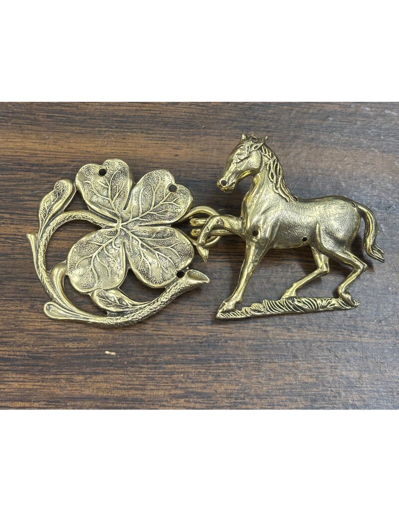 Cloakmakers.com Horse Prancing & Shamrock Clasp - Antique Brass Plated