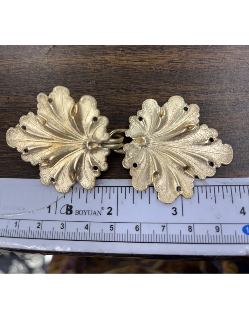 Cloakmakers.com Geranium Leaves, Medium Cloak Clasp - Brass