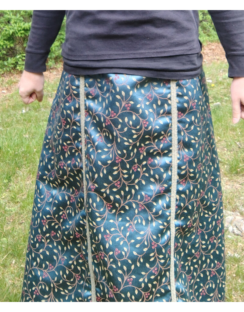 Cloakmakers.com K510-Blue Ivy Hi/Lo Skirt w/ Adjustable Waistband
