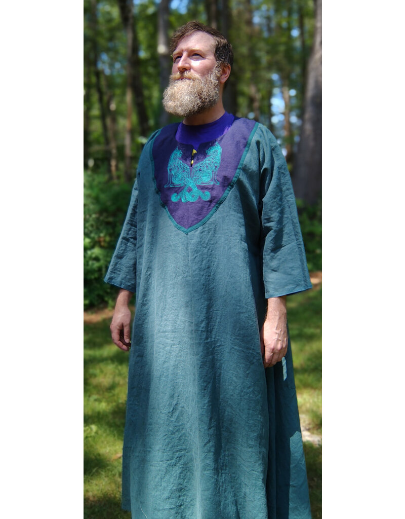 Cloakmakers.com G1196-Washable Green Linen Gown w/ Dual Cat Embroidery & Pockets