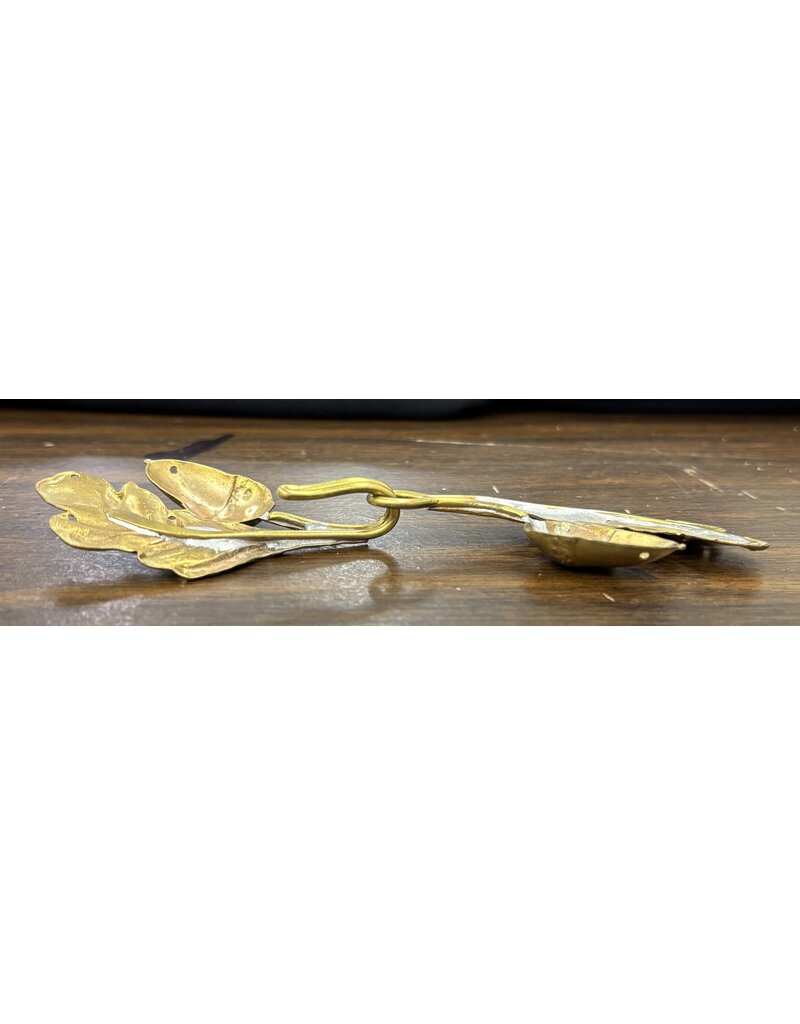 Cloakmakers.com Oak - Single Leaf w/ Large Acorn Cloak Clasp - Jewelers Brass