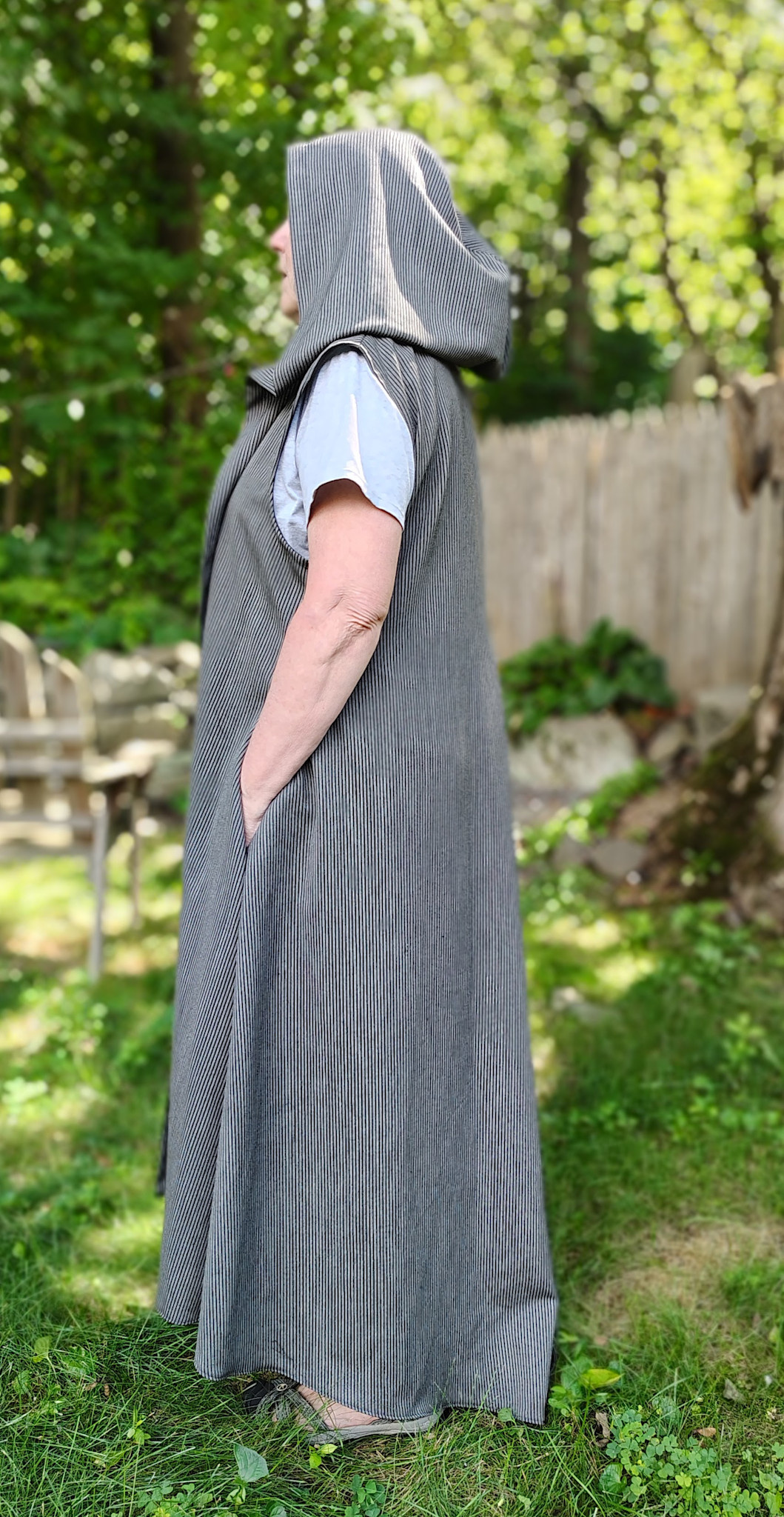 J909-Washable Black & White Striped Hooded Vest w/ Pockets - Cloak