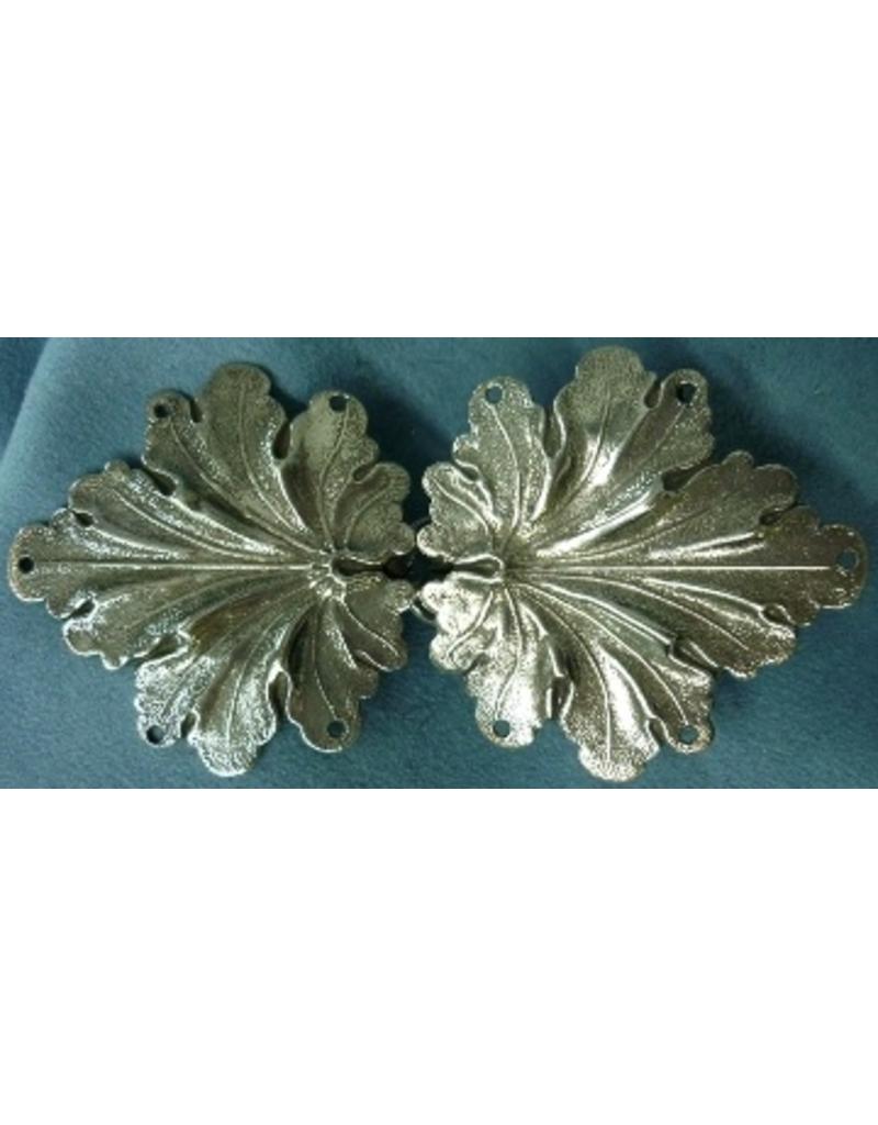 Cloakmakers.com Geranium Leaves, Medium Cloak Clasp - Silver Tone Plated