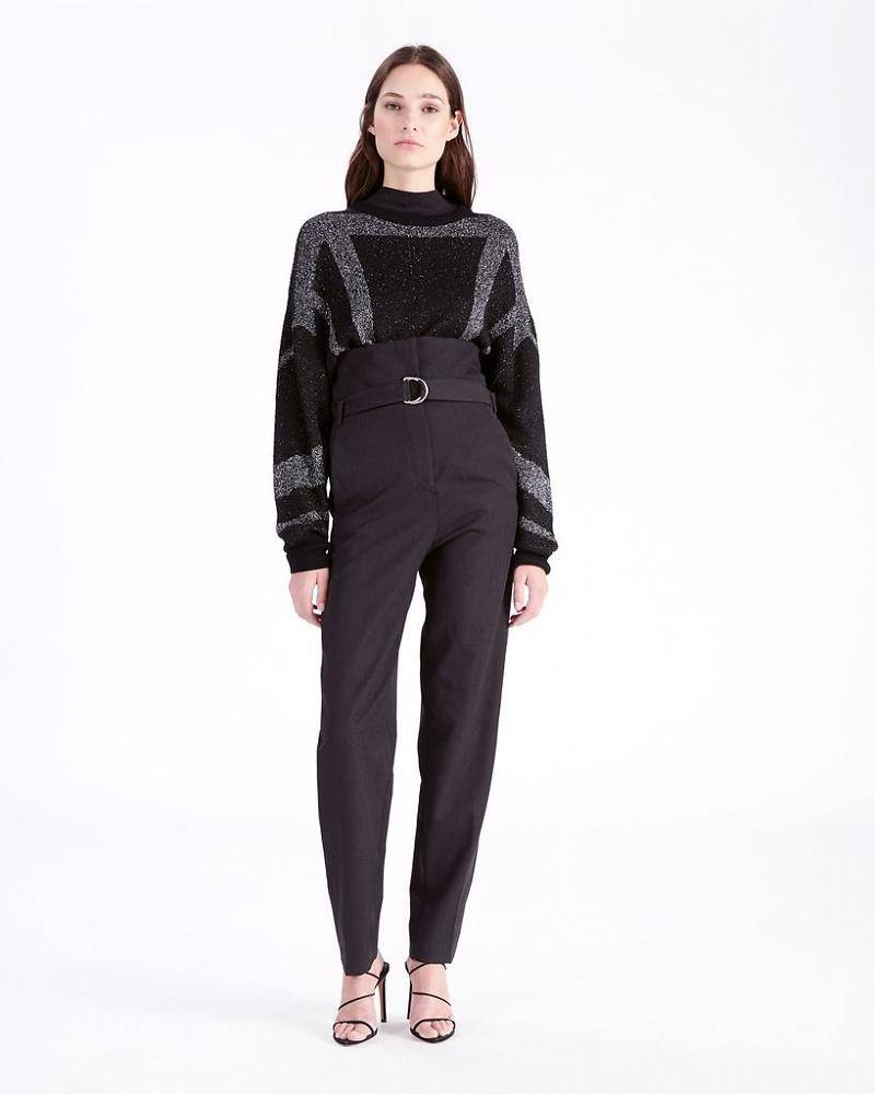 What to Wear to a Holiday Party