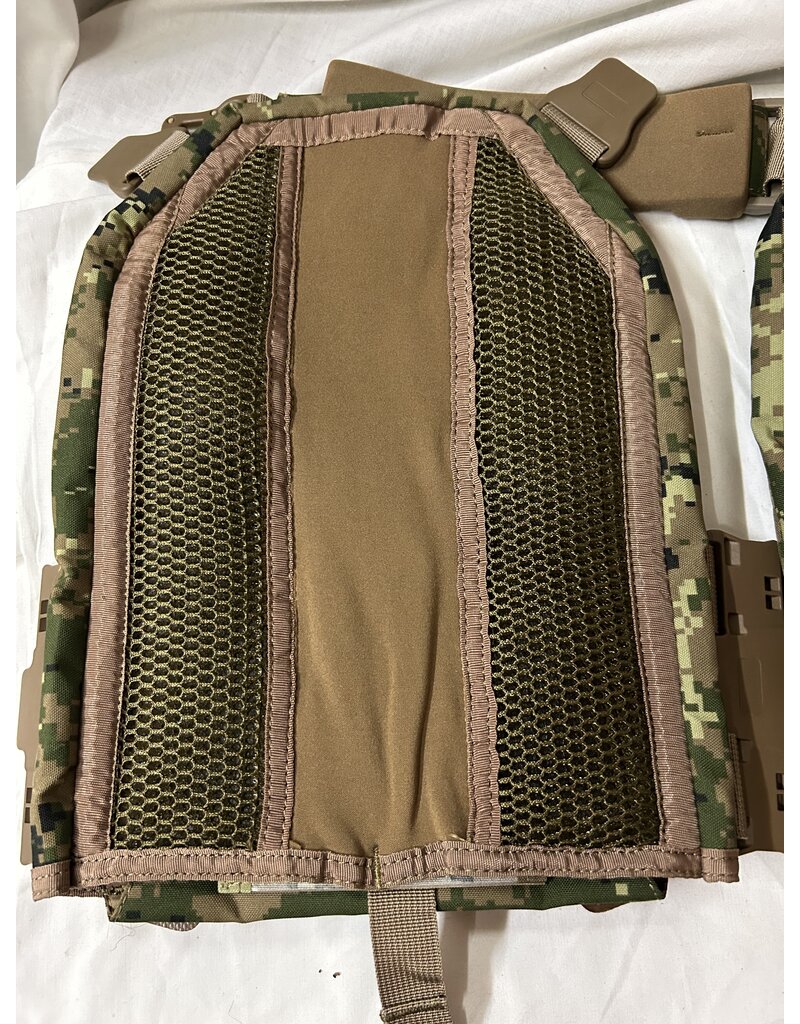 MILCOT MILITARY PLATE CARRIER VESTE TACTIQUE MAGNETIQUE MT MILCOT