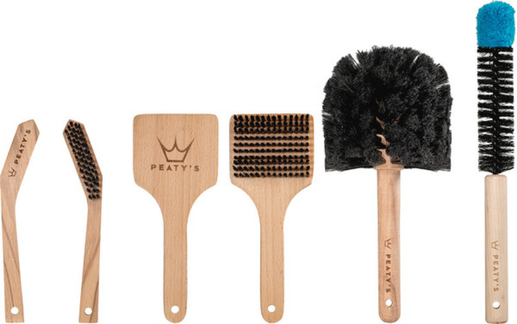 PEATYS Set of 4 cleaning brushes.