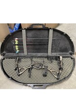 CS Hoyt Charger 50-60Lbs Compound Bow w/ Case and arrows (1058023)