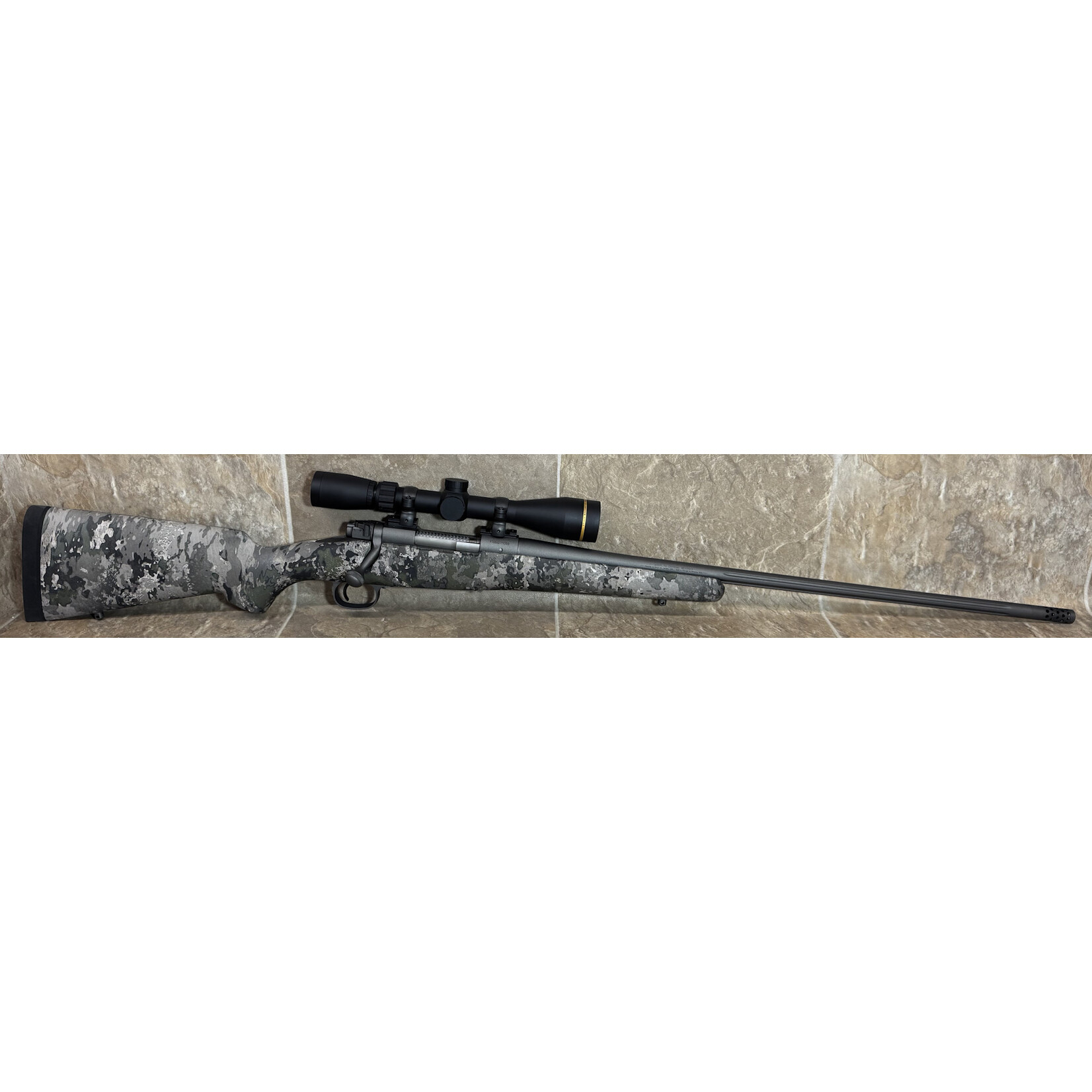 Winchester CS Winchester Model 70 Extreme Weather 6.8 Western w/ leupold VX-Freedom 4-12x44 (PT05421YY35G)
