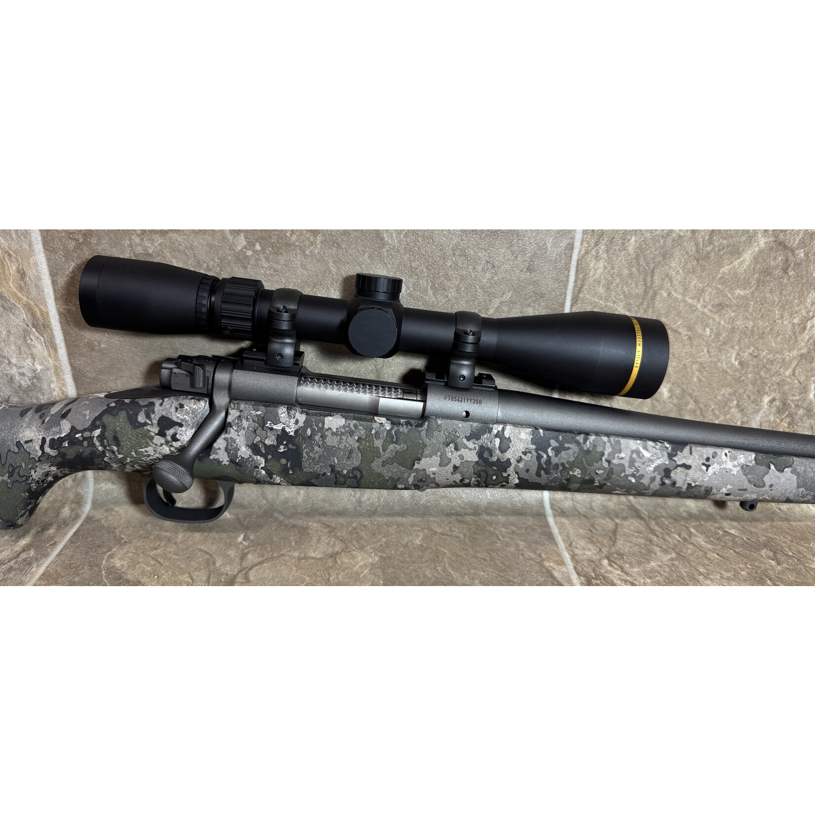 Winchester CS Winchester Model 70 Extreme Weather 6.8 Western w/ leupold VX-Freedom 4-12x44 (PT05421YY35G)