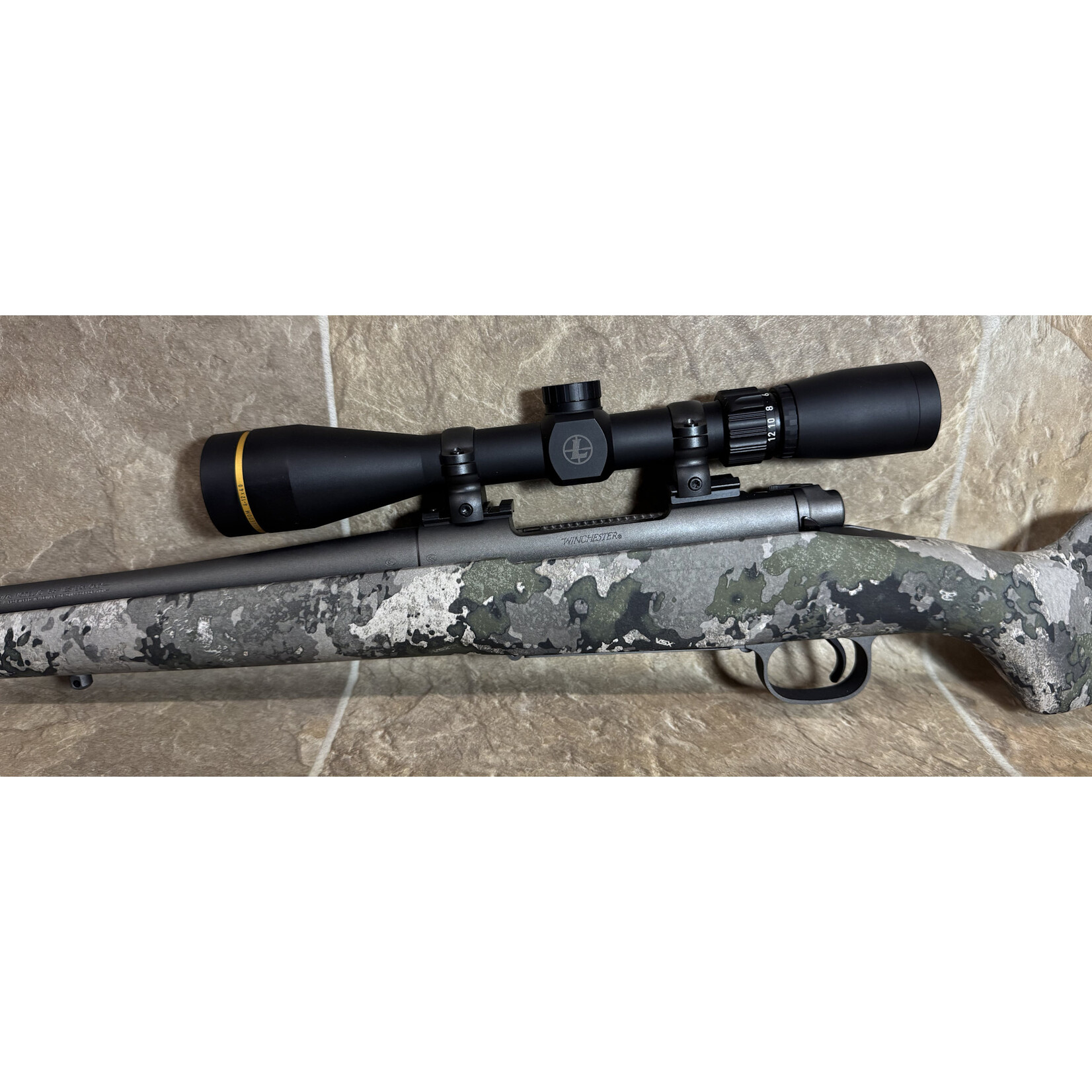 Winchester CS Winchester Model 70 Extreme Weather 6.8 Western w/ leupold VX-Freedom 4-12x44 (PT05421YY35G)