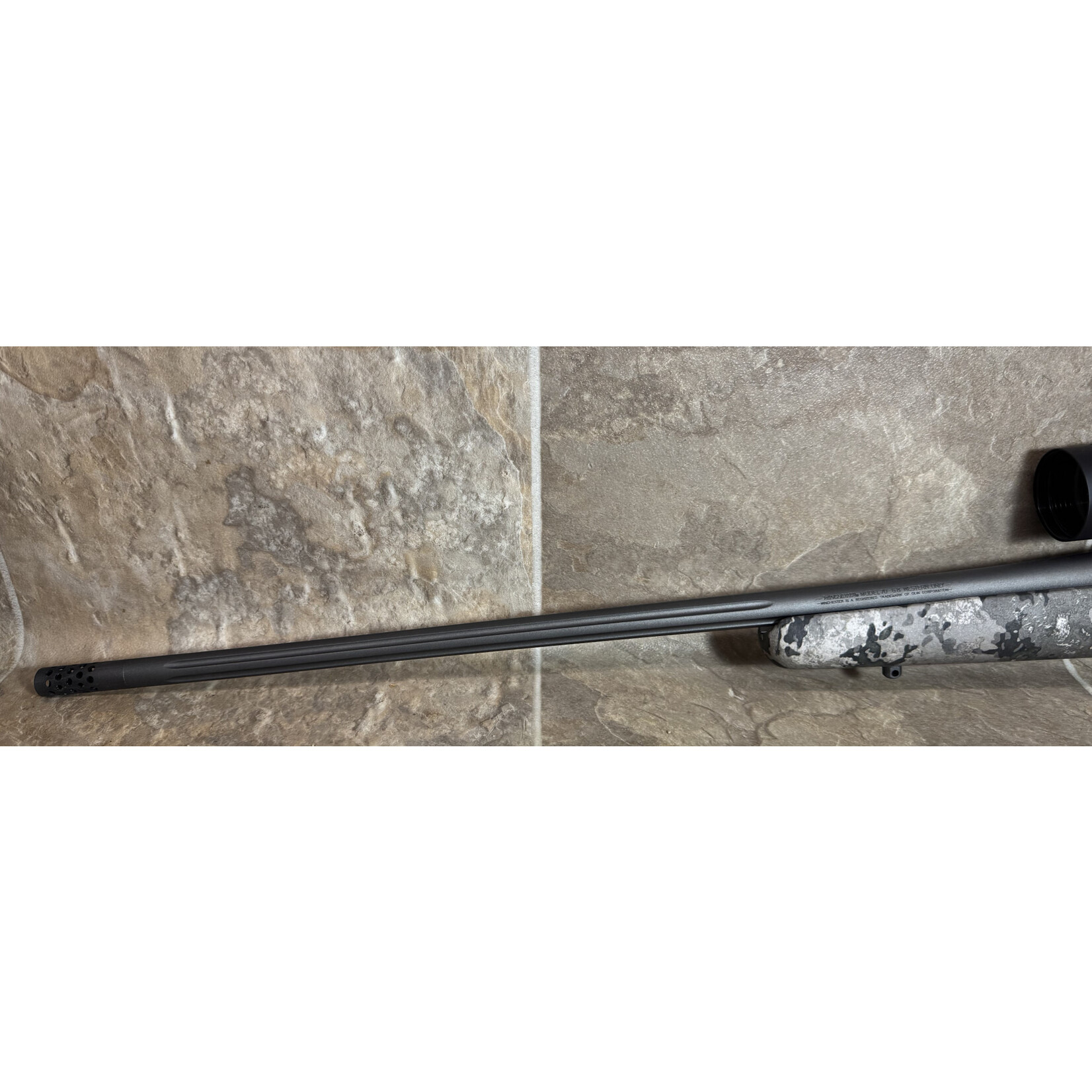 Winchester CS Winchester Model 70 Extreme Weather 6.8 Western w/ leupold VX-Freedom 4-12x44 (PT05421YY35G)