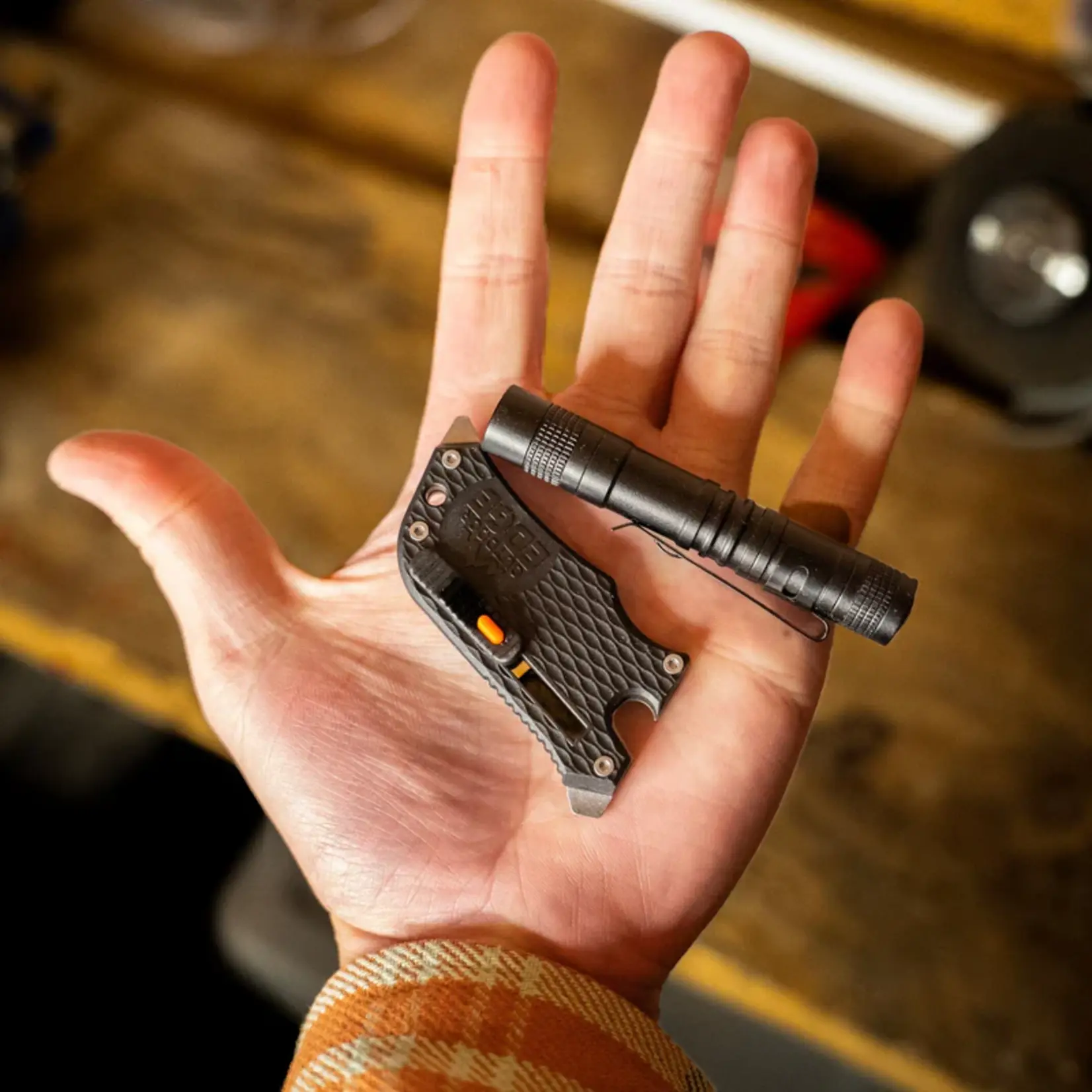 Outdoor Edge Outdoor Edge SlideWinder and Pocket Flashlight (PR24SWKFL)