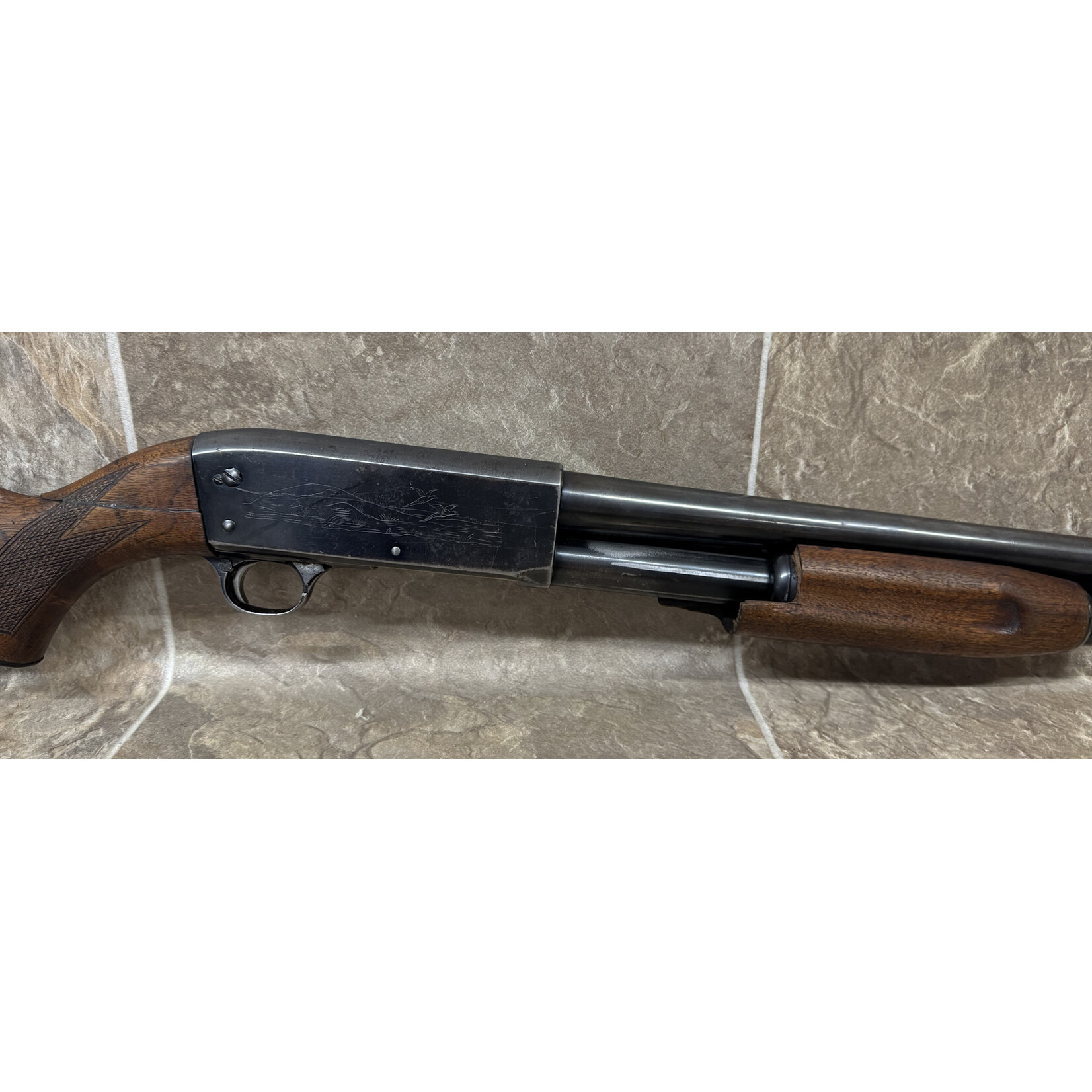 Ithica Used Ithica Model 37 Featherlight 12ga 2 3/4" (589633)