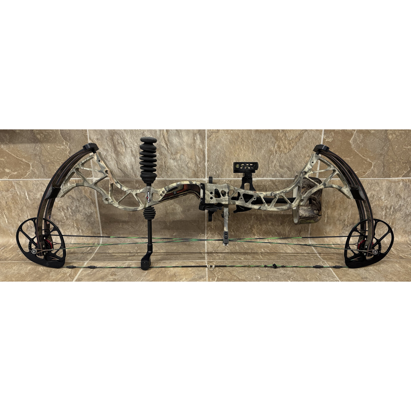 CS Bowtech Duel Cam Compound Bow 60Lbs