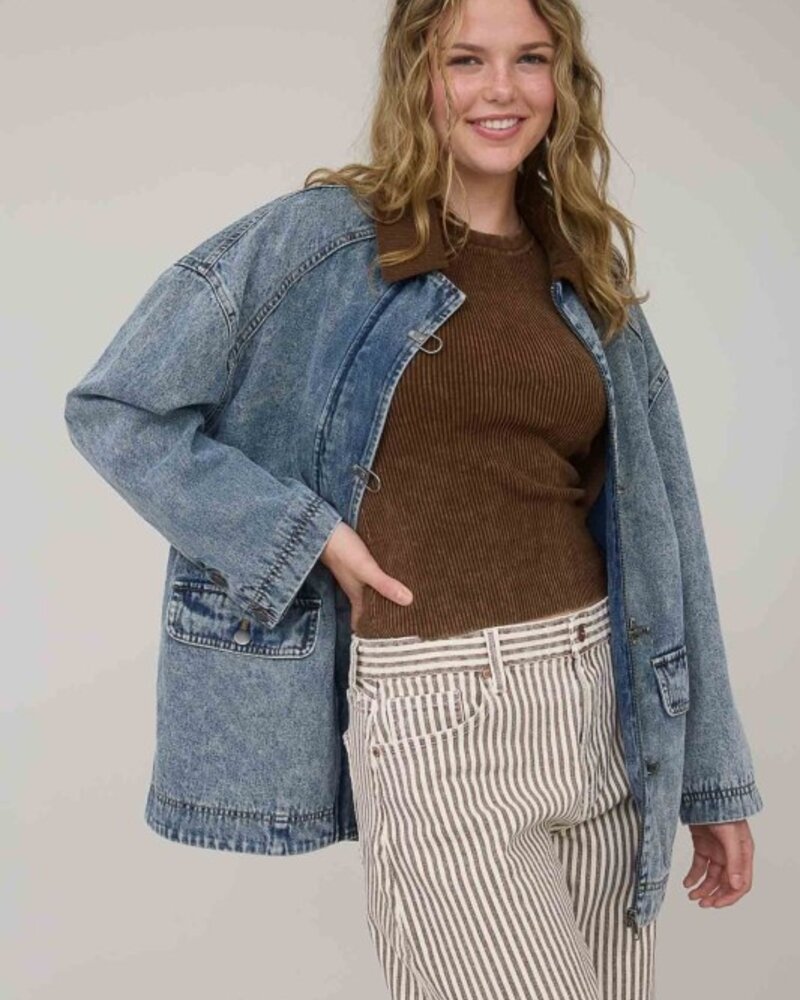 J.O.A. Contrast Collar Latch Hook Washed Denim Jacket