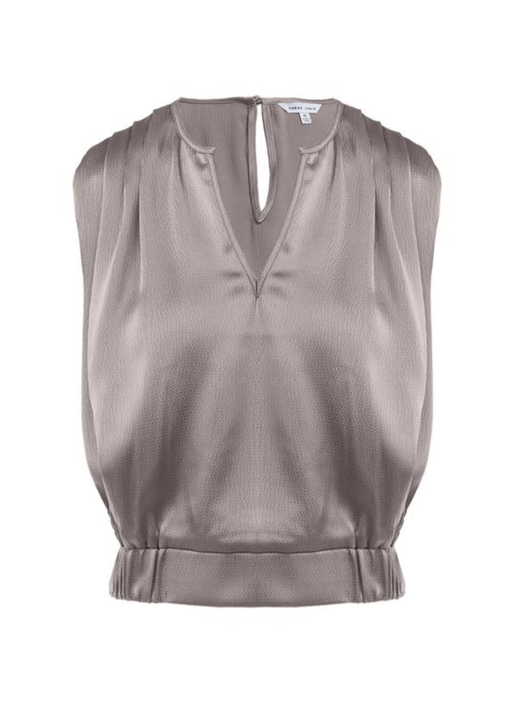 Boxy Top W/Pleated Shoulder Detail