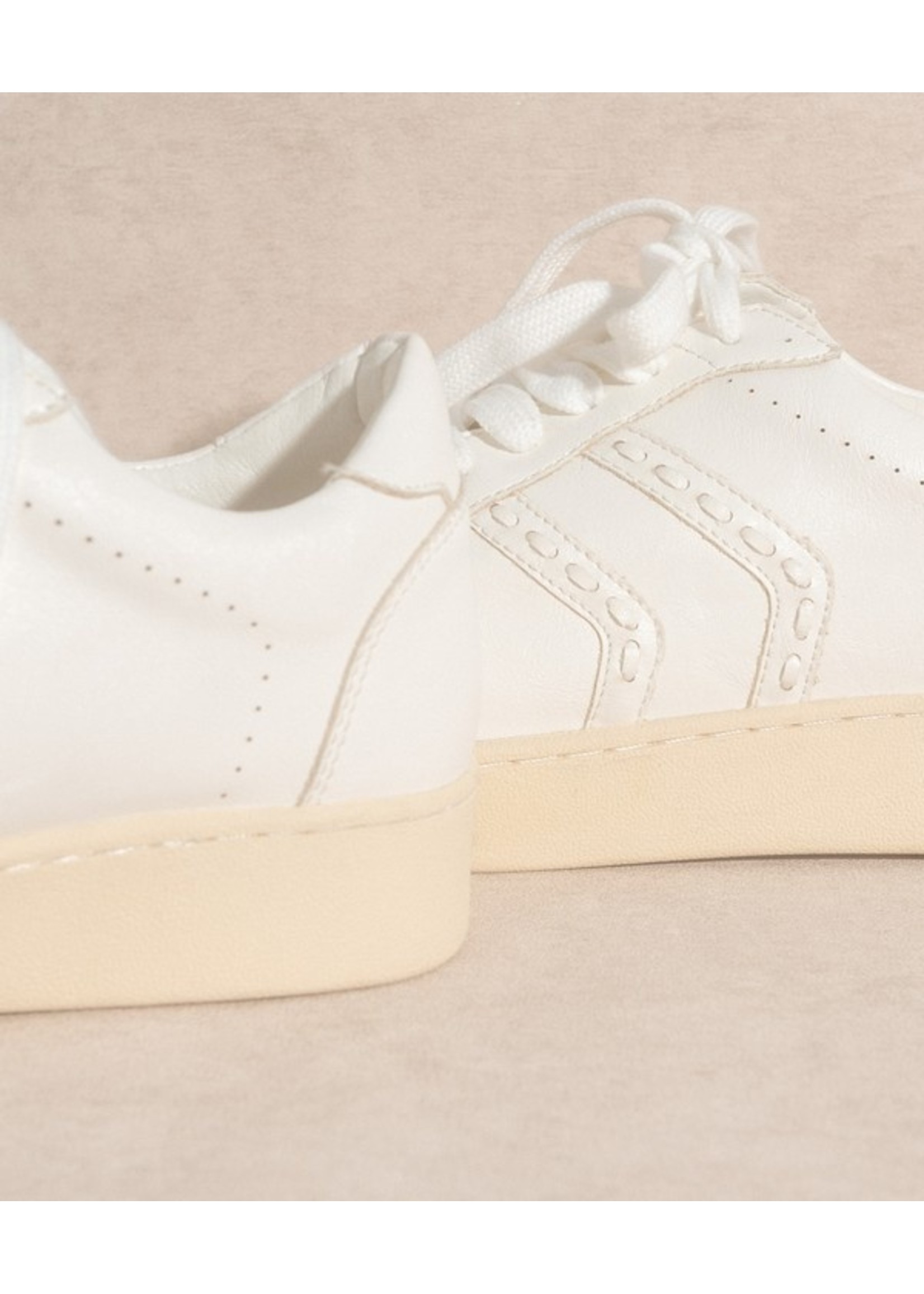 Oasis Society Stitch Sneaker